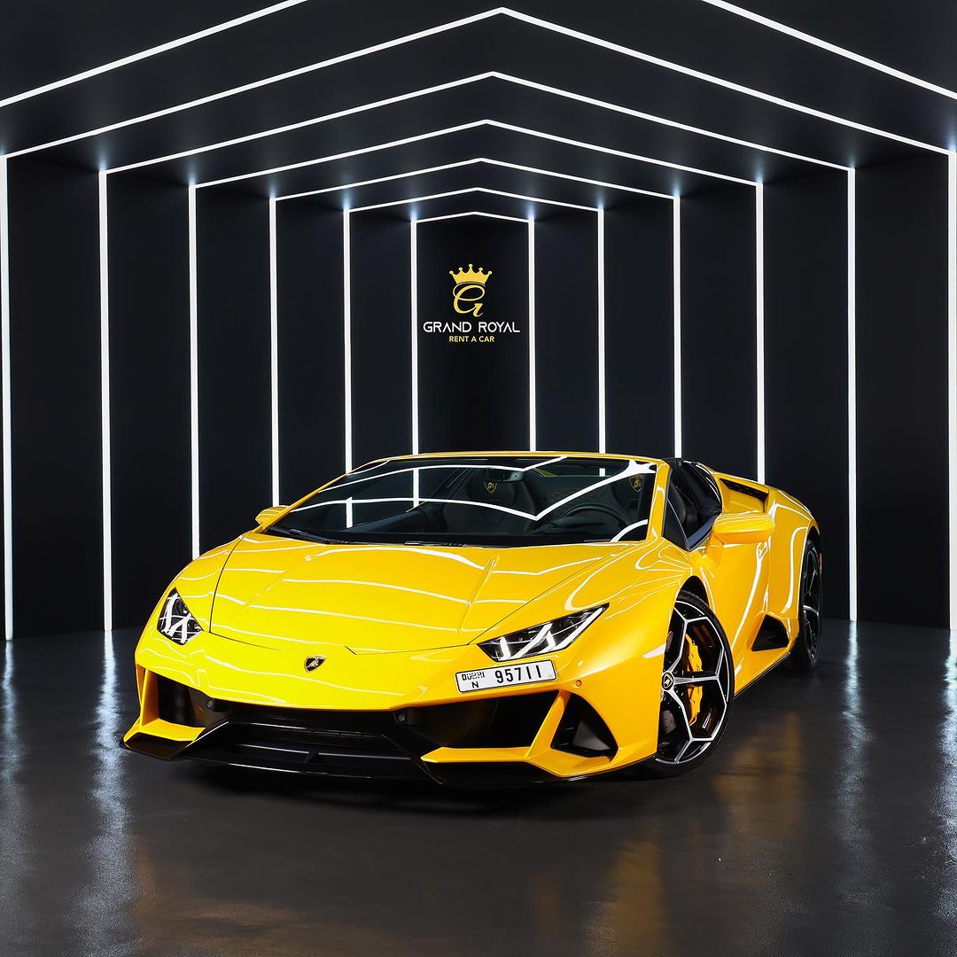 Expert-guide-for-lamborghini-rental-in-dubai-V136